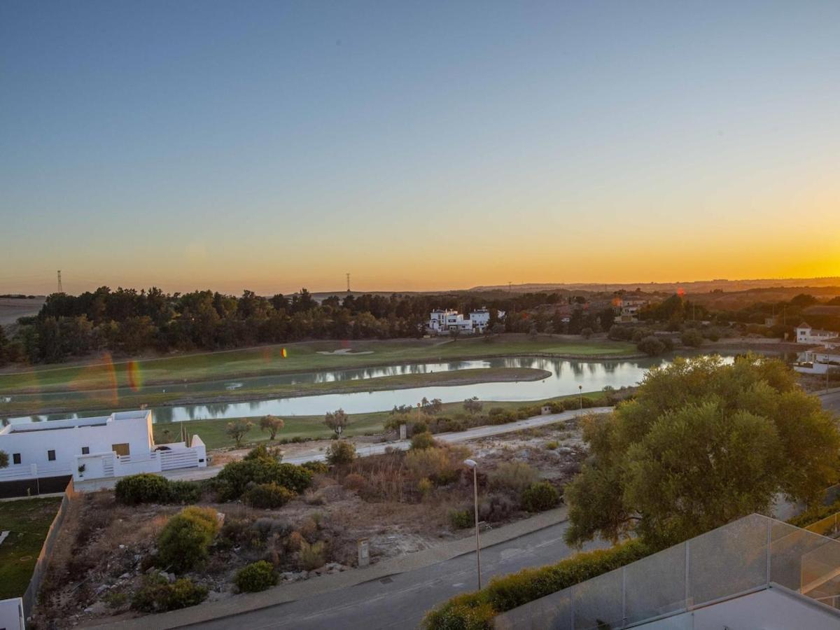 Lightbooking Jerez Montecastillo ヘレス エクステリア 写真